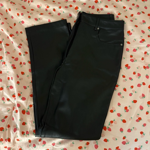 7 For All Mankind Black Faux Leather Pants Small - Picture 1 of 3